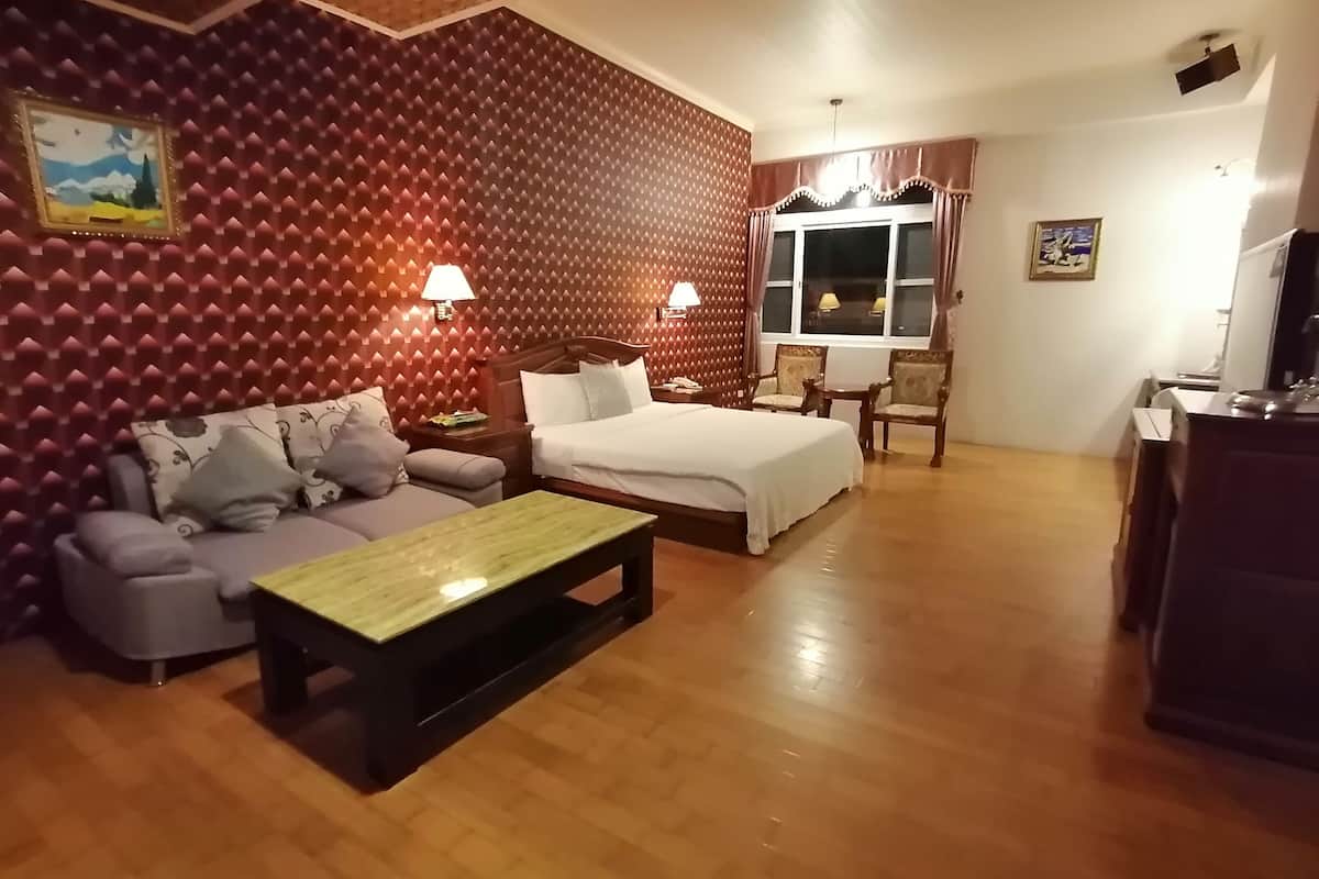 Habitación doble superior | Escritorio, cortinas blackout, insonorización y ropa de cama