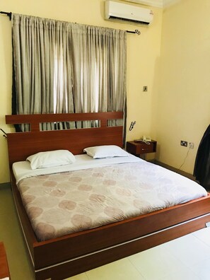 Deluxe Room | Blackout drapes, WiFi - Villa Nuee (Abuja)
