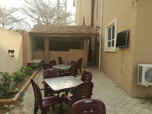 2 restaurants; breakfast, lunch, and dinner served - Villa Nuee (Abuja)