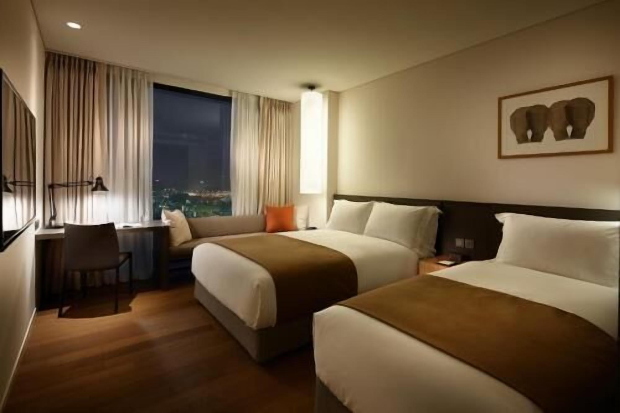 Premium bedding, in-room safe, desk, blackout curtains