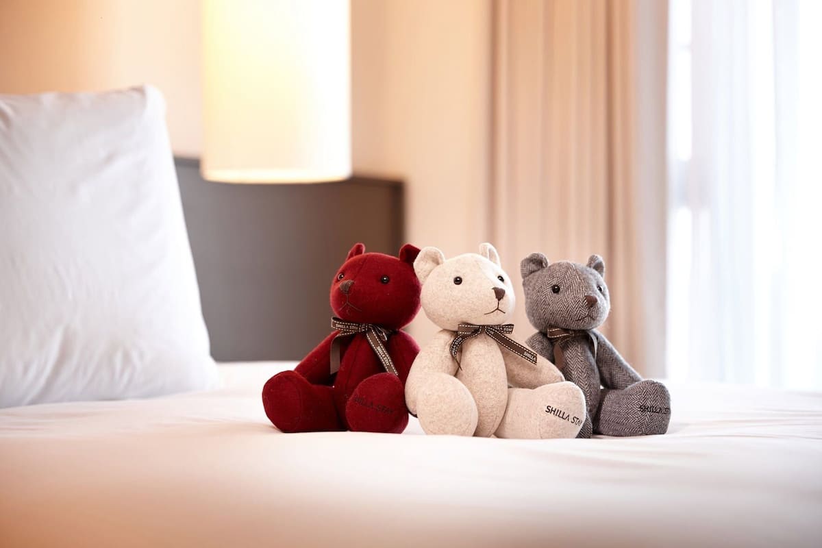 Premium bedding, in-room safe, desk, blackout curtains