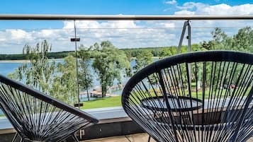 Executive-Apartment, 1 Schlafzimmer, eingeschränkter Seeblick | Terrasse/Patio