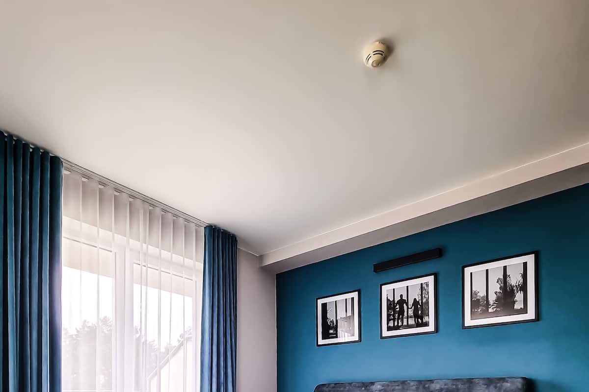 Suite Junior, vista lago | 1 camera, biancheria da letto di alta qualità, una scrivania