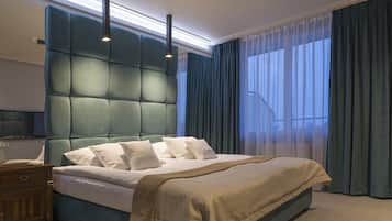 Suite Studio Majestueuse, 1 chambre, vue partielle sur le lac | 1 chambre, literie de qualité supérieure, bureau