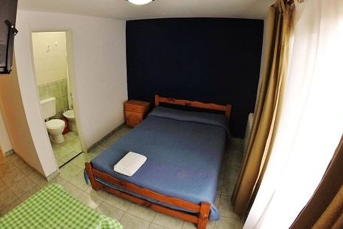Chambre Double, salle de bains privée