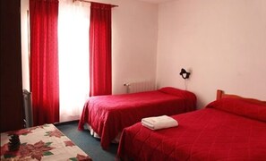 Chambre Triple, salle de bains privée
