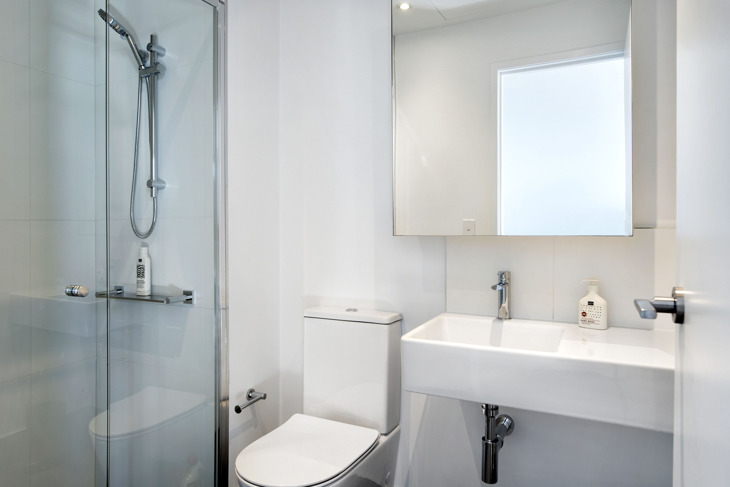 Nook Melbourne Bank Tower Apartments — image 10