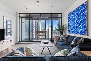 Lucy: 2 Bedroom Apartment with City View | Living area