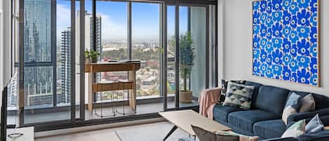 Lucy: 2 Bedroom Apartment with City View | Living area