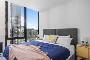 Alana : 3 Bedroom 2 Bath Panoramic Apartment with City View | Individually decorated, individually furnished, laptop workspace - Nook Melbourne 173 City Road (Southbank)