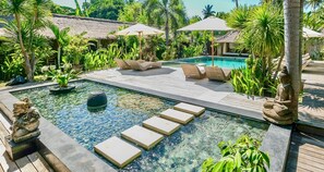 Outdoor pool, sun loungers - l'Archipel (Gili Air)