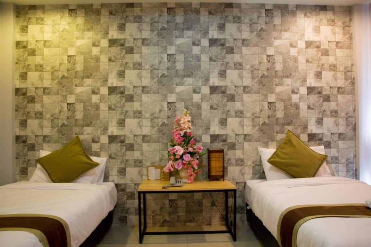 Superior Twin Room | In-room safe, rollaway beds, free WiFi, bed sheets