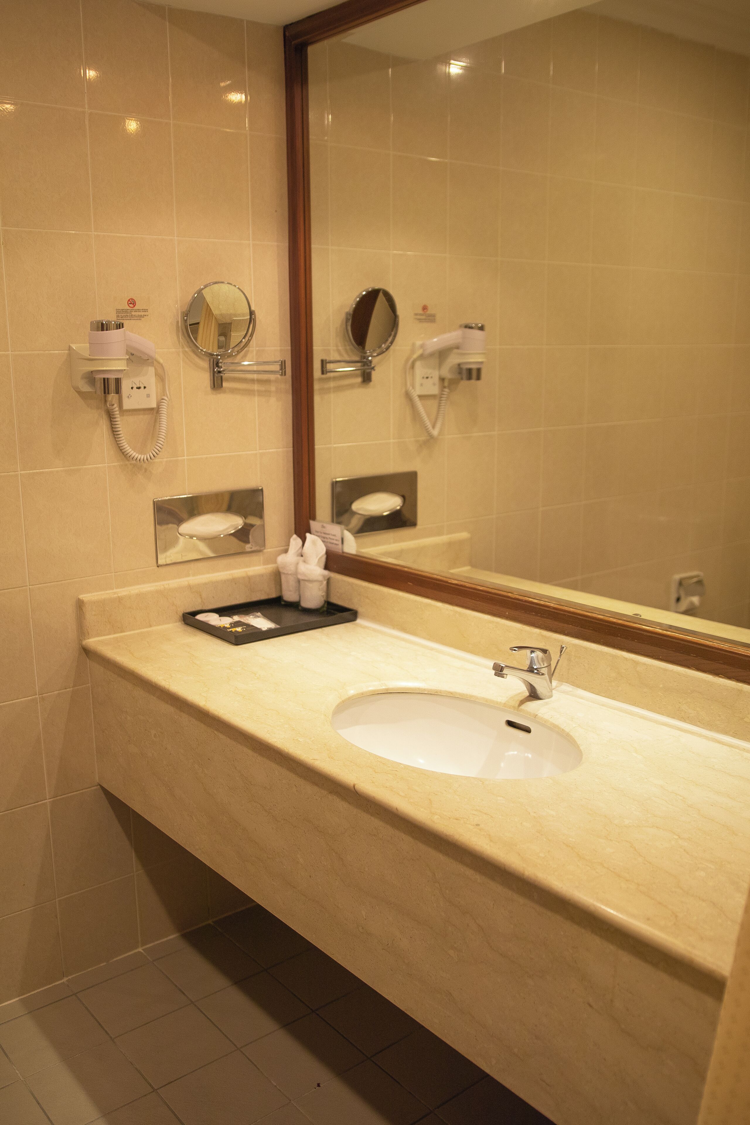 standard triple room | bathroom | free toiletries, hair dryer, slippers, towels