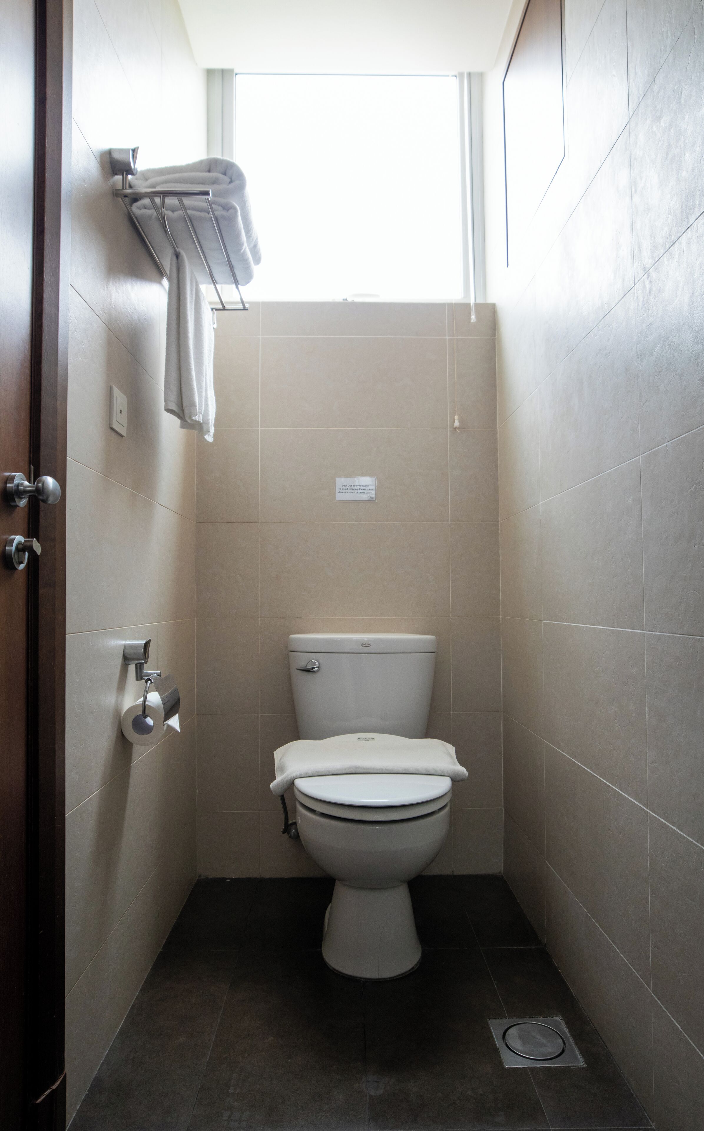 standard twin room | bathroom | free toiletries, hair dryer, slippers, towels