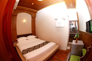In-room safe, desk, free WiFi - Sule Sapphire (Yangon)
