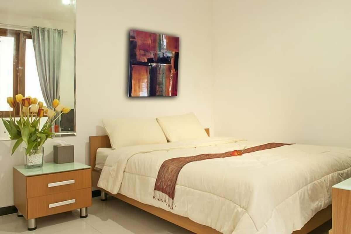 Bureau, chambres insonorisées, Wi-Fi gratuit