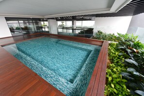 Indoor pool, outdoor pool - Daily Suites Atria (Petaling Jaya)