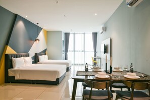 Egyptian cotton sheets, iron/ironing board, free WiFi - Daily Suites Atria (Petaling Jaya)