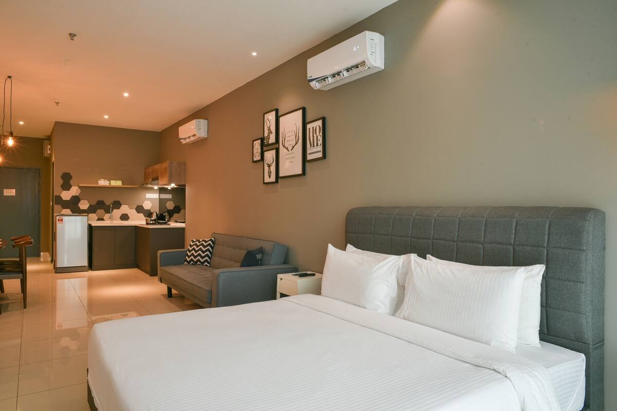 Egyptian cotton sheets, iron/ironing board (on request), WiFi (free)