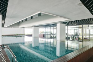 室內泳池
