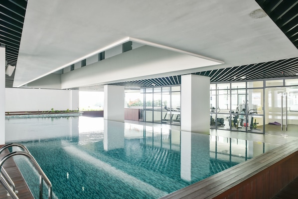 Indoor pool, outdoor pool - Daily Suites Atria (Petaling Jaya)