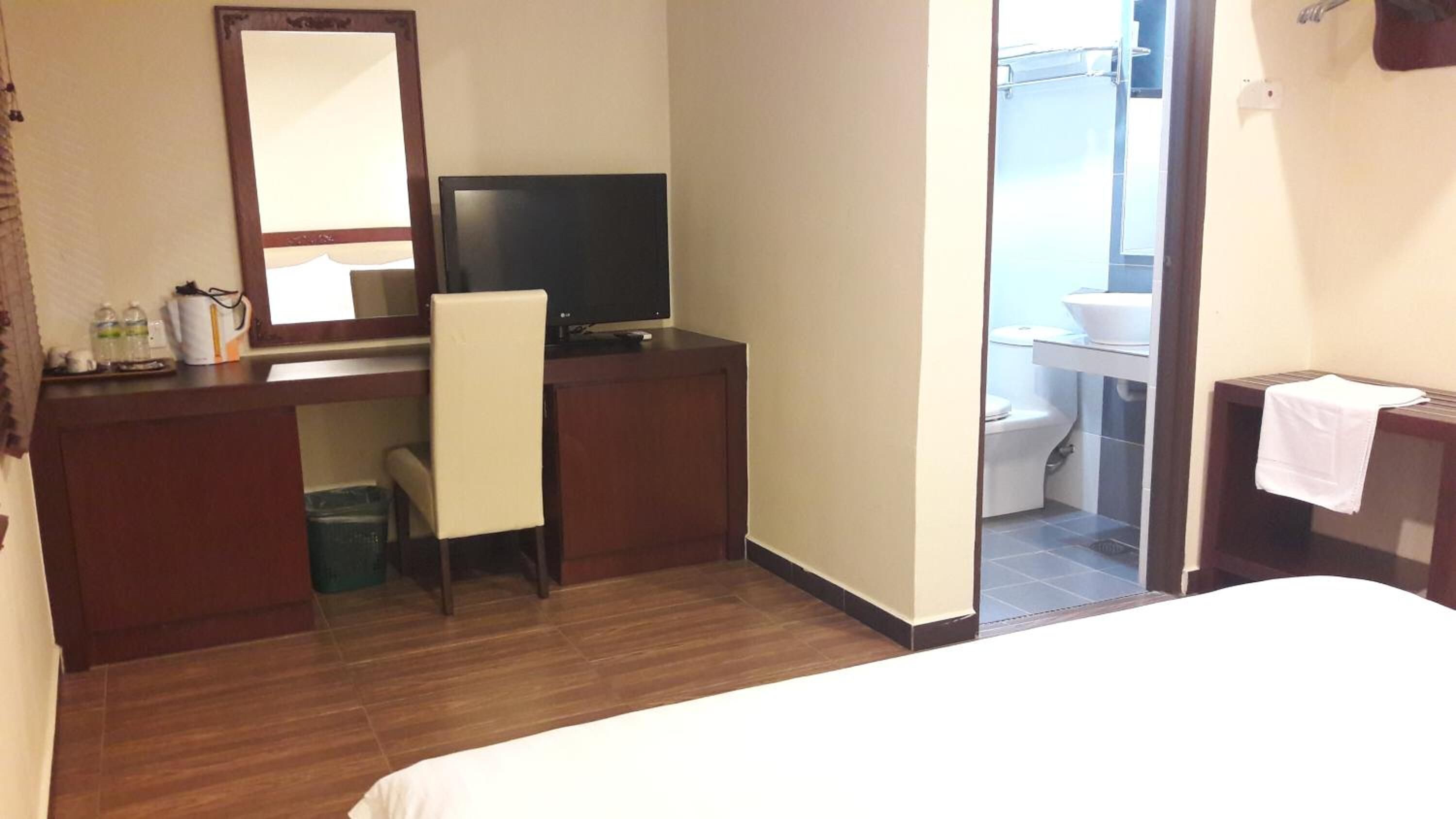 in-room safe, desk, iron/ironing board, free wifi