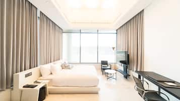 Deluxe Room | 1 bedroom, individually decorated, individually furnished