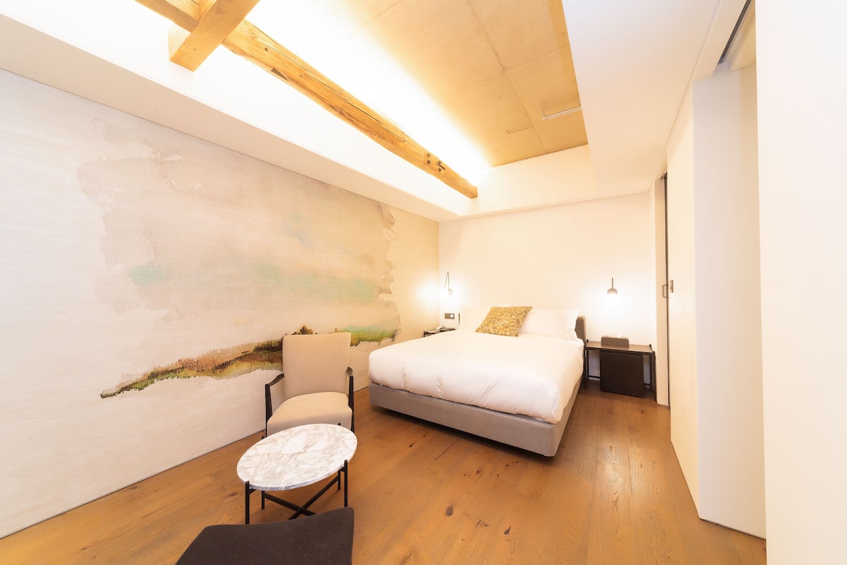 1 habitación, decoración personalizada y muebles diferentes