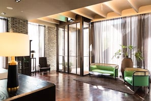 Lobby sitting area - Hotel Museo (Cheongju)