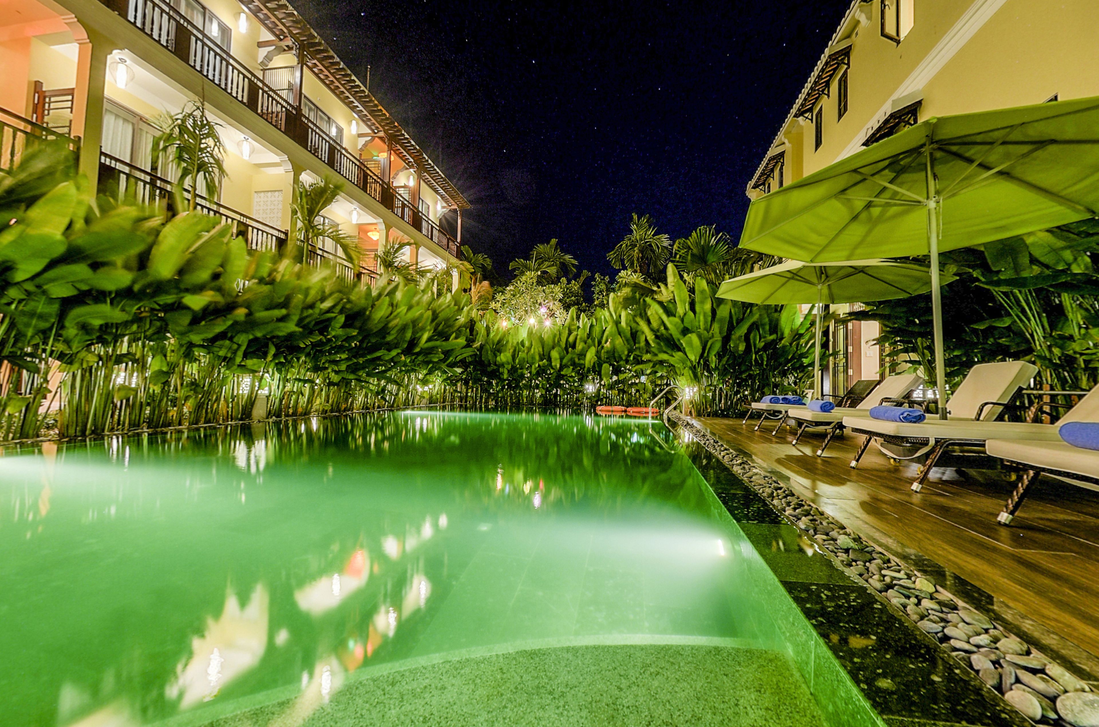 outdoor pool, pool loungers