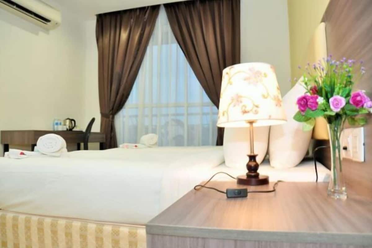 1 phòng ngủ, két bảo mật tại phòng, bàn, màn/rèm cản sáng