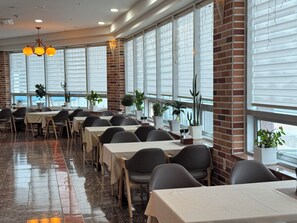 2 restaurants, breakfast, lunch, dinner served; Japanese cuisine
