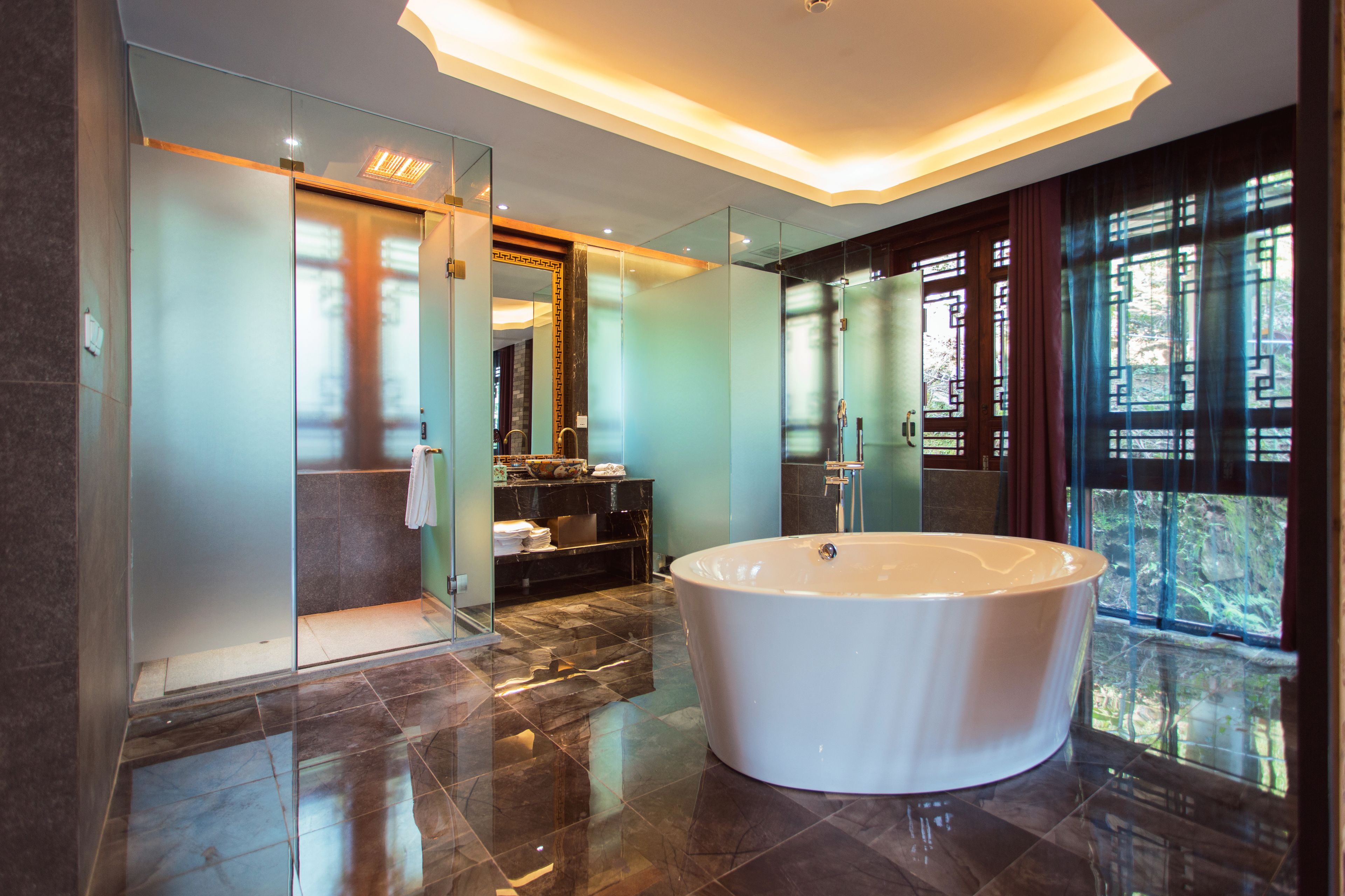 family room, 1 bedroom, non smoking, river view | bathroom | shower, rainfall showerhead, free toiletries, hair dryer