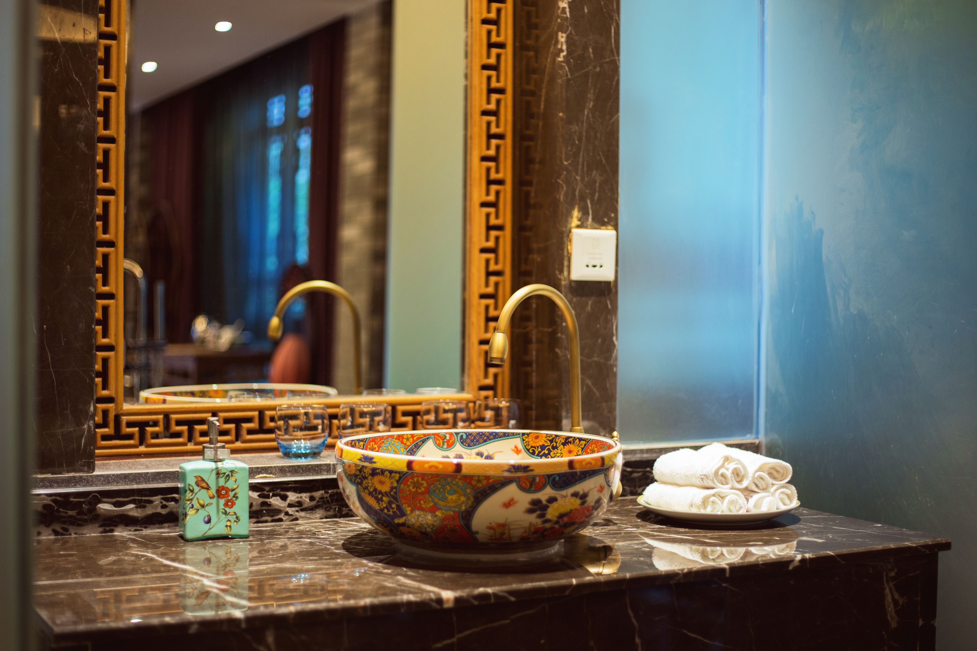 family room, 1 bedroom, non smoking, mountain view | bathroom | shower, rainfall showerhead, free toiletries, hair dryer