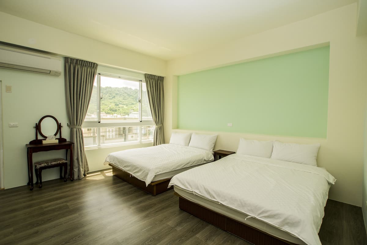Comfort Quadruple Room | Blackout drapes, free WiFi