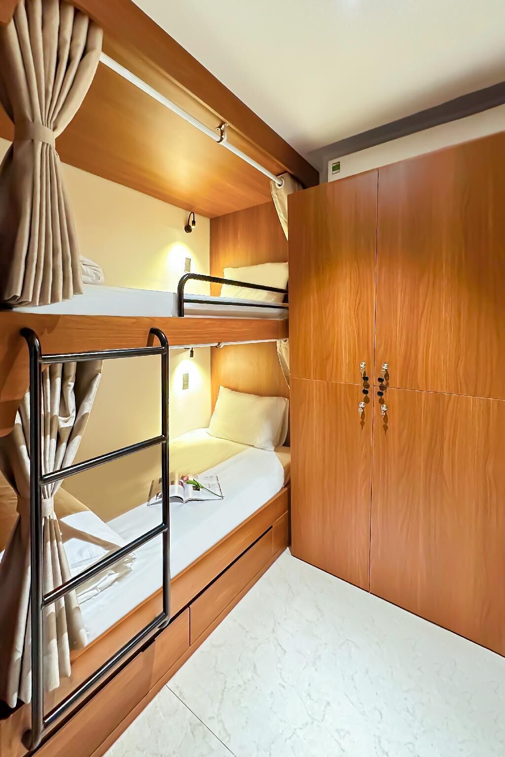 Dortoir Partagé, dortoir mixte | Rideaux occultants, fer et planche à repasser, Wi-Fi gratuit