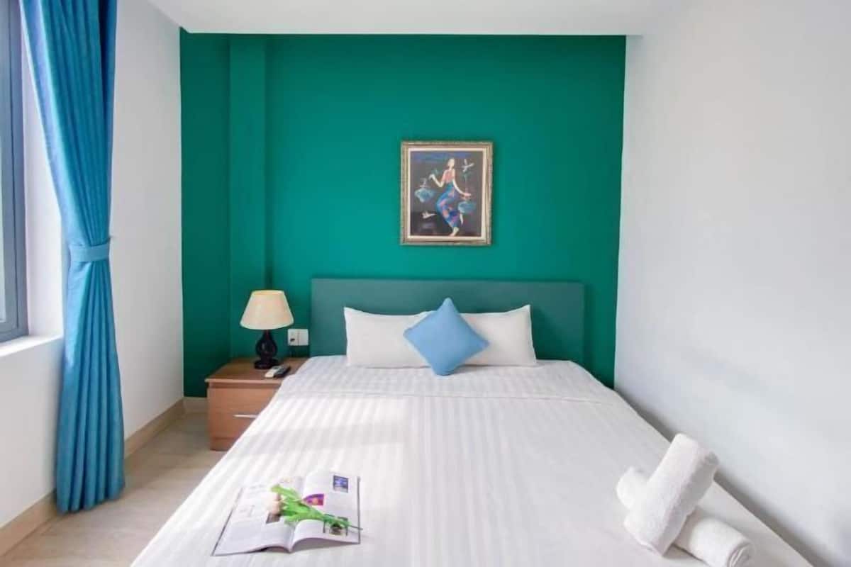 1 dormitori, caixa forta a l'habitació i habitacions insonoritzades