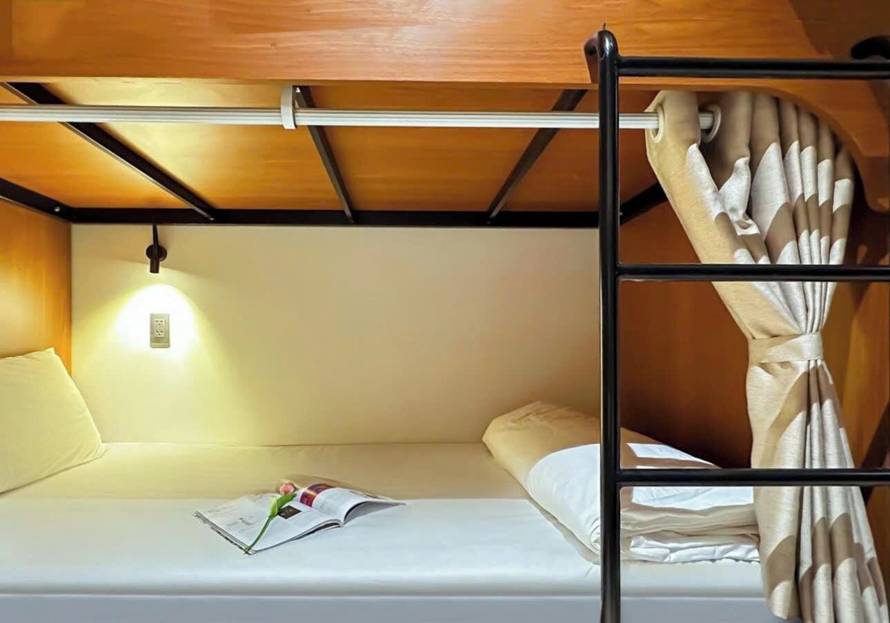 Rideaux occultants, fer et planche à repasser, Wi-Fi gratuit