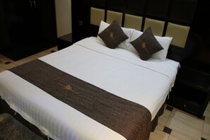 Iron/ironing board, free WiFi - Durar Daria Serviced Apartments-Al Malqa 2 (Riyadh)