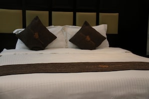 Iron/ironing board, free WiFi