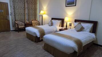 Minibar, in-room safe, desk, free WiFi