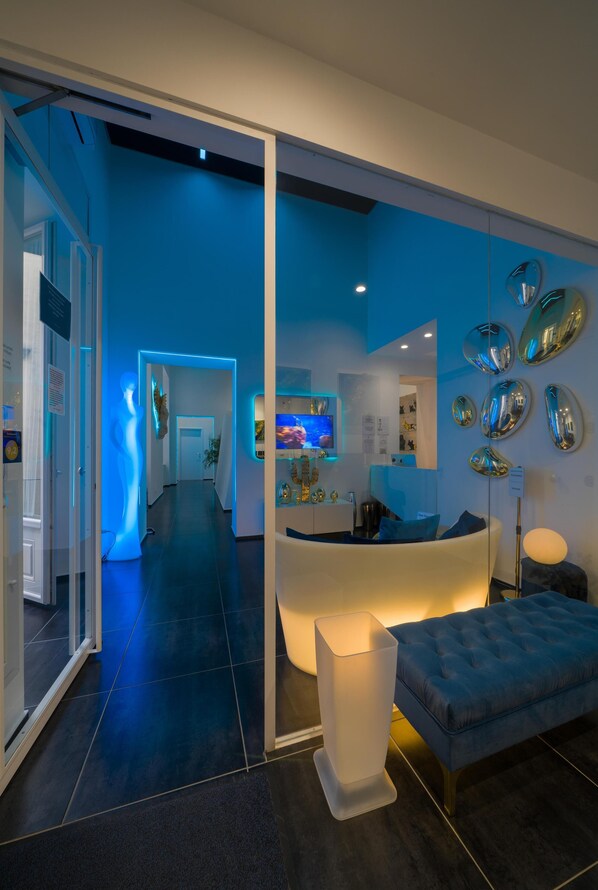 Interior entrance - B&B Skyhouse Chiaia (Naples)