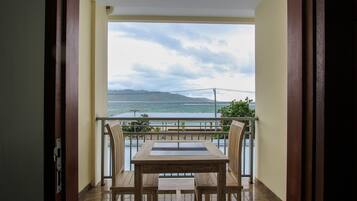 Deluxe Room (Sea View) | 1 chambre, minibar, bureau, rideaux occultants