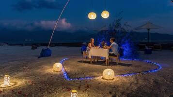 Couples’ dining