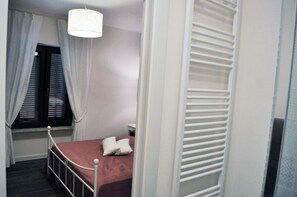 Habitació doble | Escriptori i espai de treball apte per a portàtils 