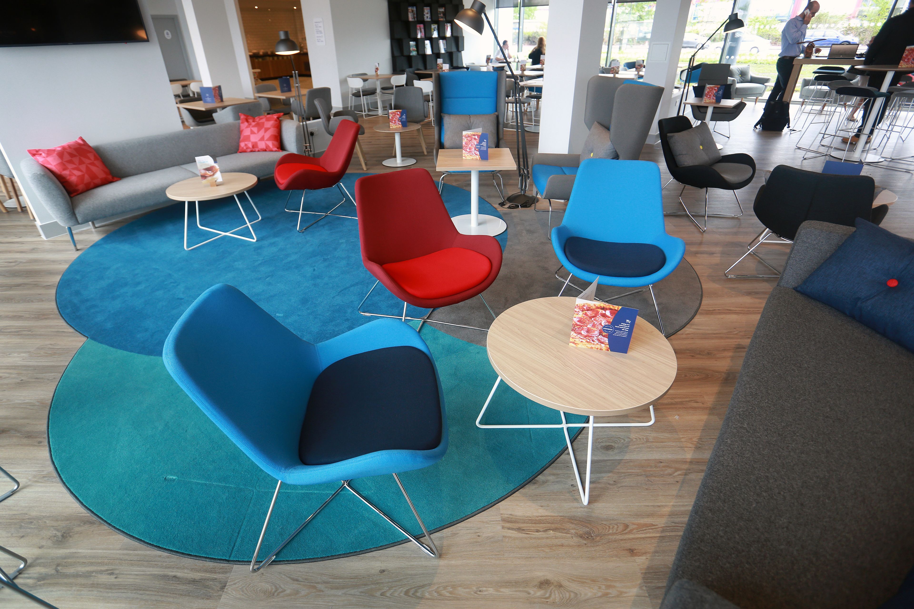 breakfast, lunch and dinner served