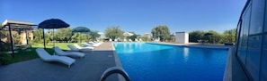 Piscine couverte, piscine extérieure