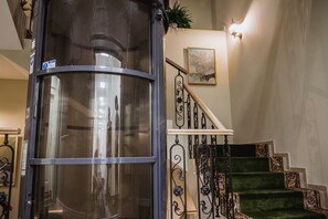 Staircase - Hotel Starosadskiy (Moscow)