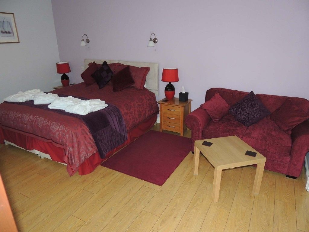 Double Room, 1 King Bed