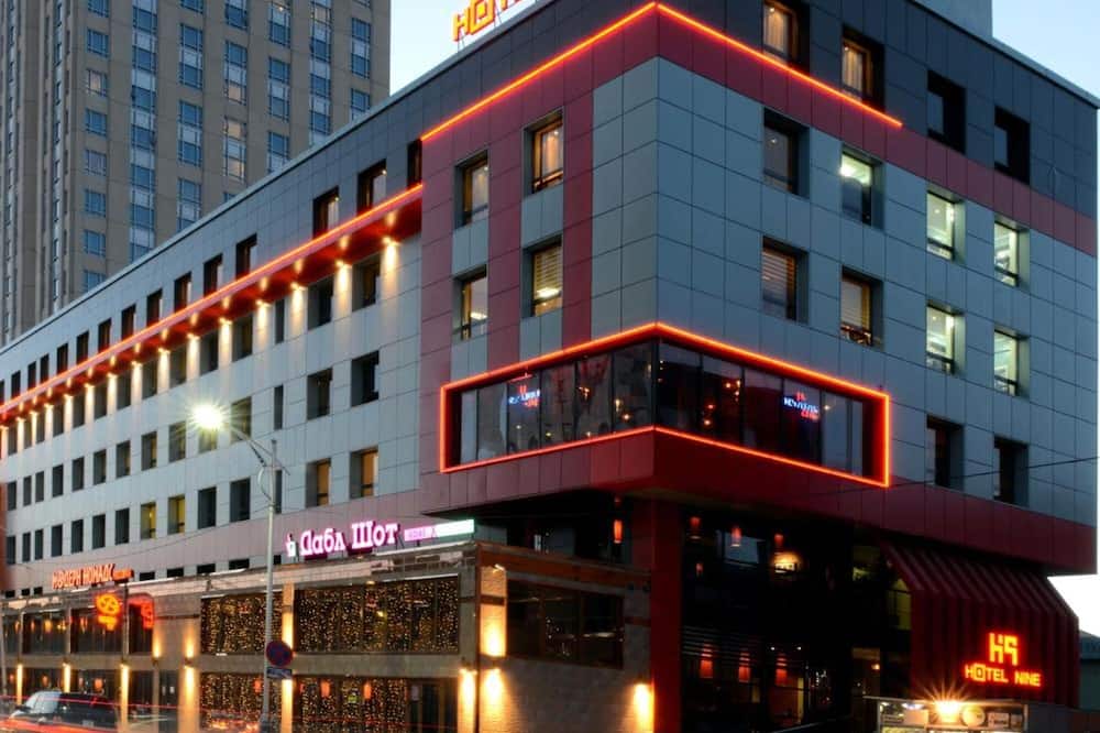 Hotel Nine